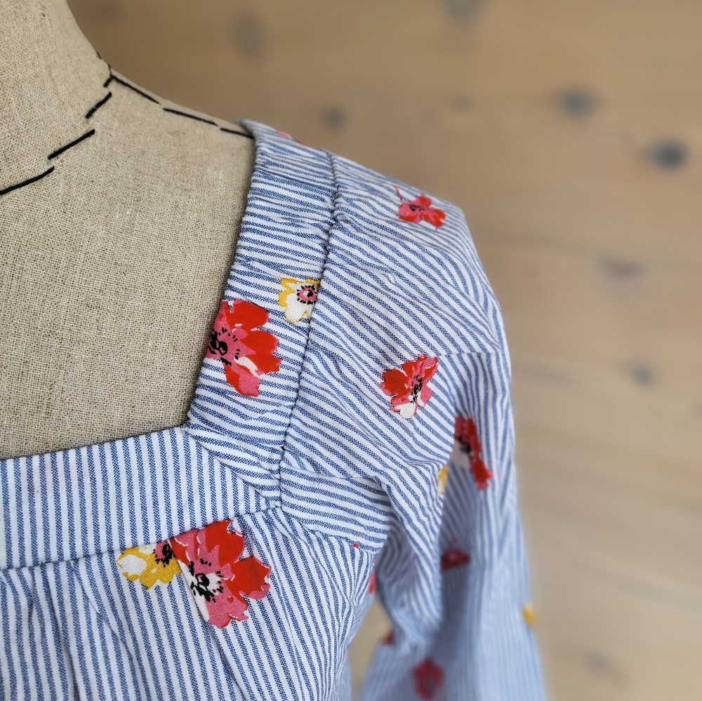Old Navy Stripe and Floral Top size XS - Picture 2 of 5